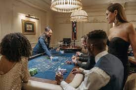 Studio dealer langsung bangkit4d dengan kamera multi-sudut dan broadcast HD untuk permainan Andar Bahar dan Teen Patti